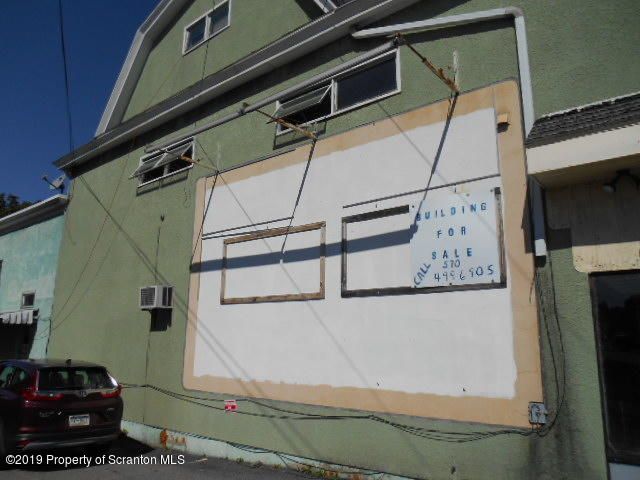 610 3rd St, Dunmore, PA 18512